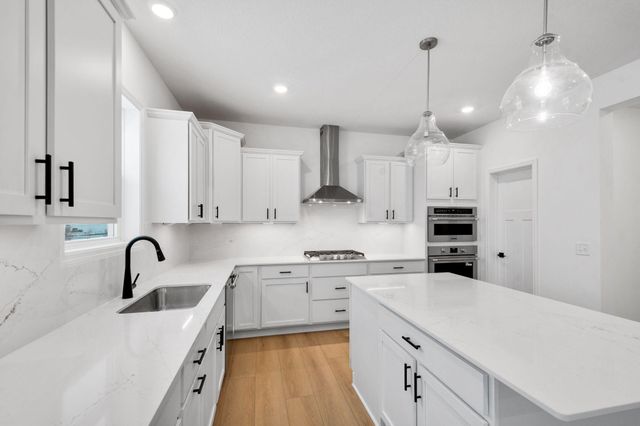 8693 Periwinkle Boulevard, Woodbury, MN 55129