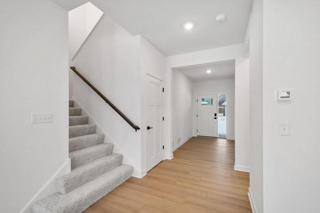 8693 Periwinkle Boulevard, Woodbury, MN 55129