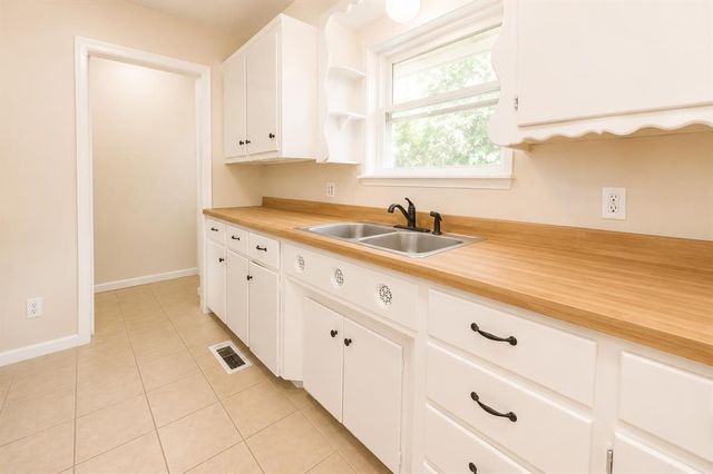 5900 S Broadway Avenue, Oklahoma City, OK 73109
