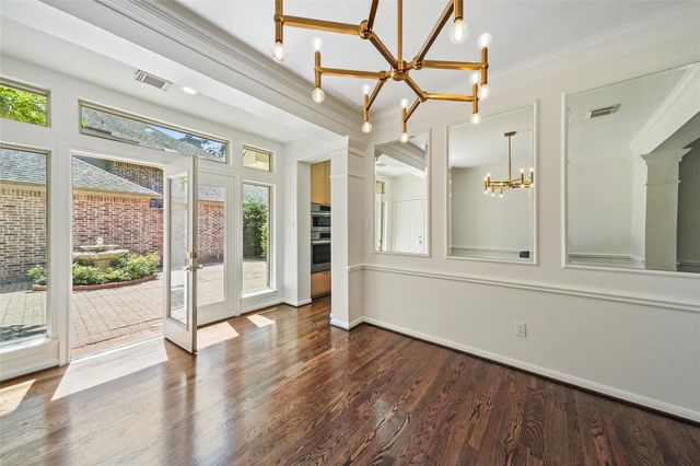 38 N Castlegreen Circle, The Woodlands, TX 77381