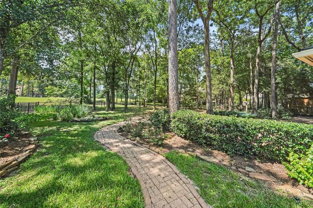 38 N Castlegreen Circle, The Woodlands, TX 77381