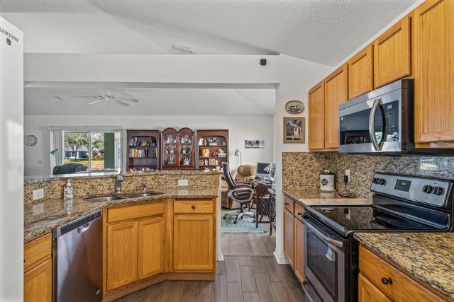 2574 12th Square SW, Vero Beach, FL 32968