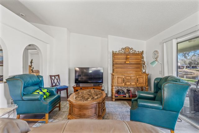 2574 12th Square SW, Vero Beach, FL 32968