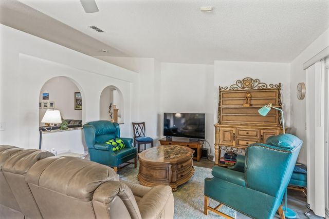 2574 12th Square SW, Vero Beach, FL 32968