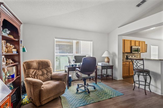 2574 12th Square SW, Vero Beach, FL 32968