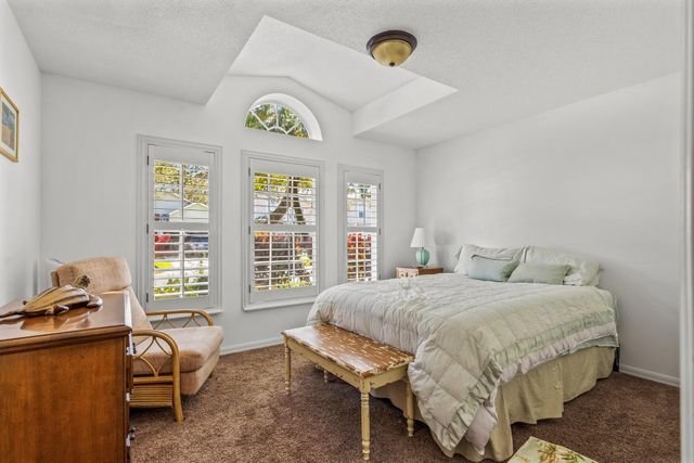 2574 12th Square SW, Vero Beach, FL 32968