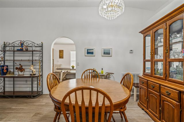 2574 12th Square SW, Vero Beach, FL 32968