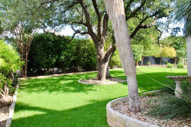 1813 Harvest Dance DR, Leander, TX 78641