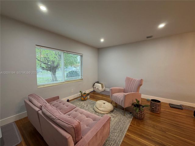 1155 NE 111th St E, Miami, FL 33161