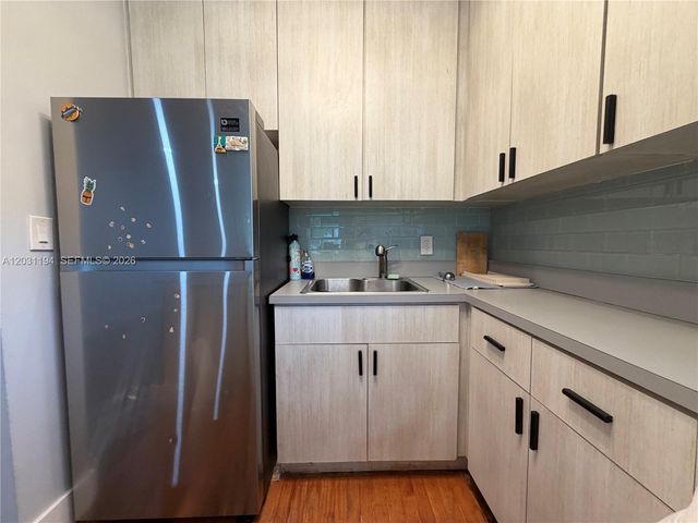 1155 NE 111th St E, Miami, FL 33161