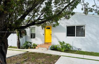 1155 NE 111th St E, Miami, FL 33161