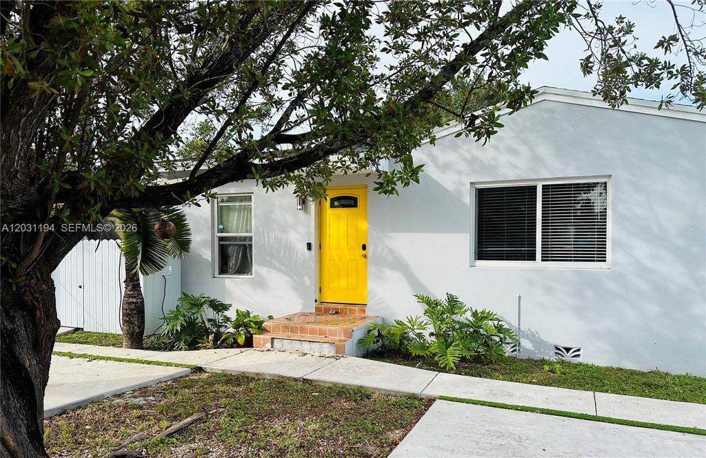 1155 NE 111th St E, Miami, FL 33161