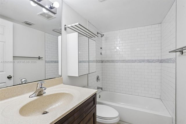 6235 SW 47th Mnr 201, Davie, FL 33314