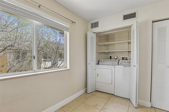 6235 SW 47th Mnr 201, Davie, FL 33314