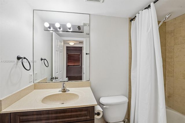 6235 SW 47th Mnr 201, Davie, FL 33314