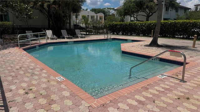 6235 SW 47th Mnr 201, Davie, FL 33314
