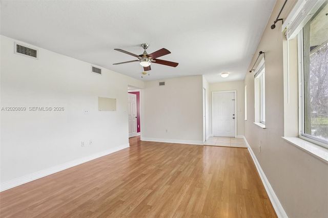 6235 SW 47th Mnr 201, Davie, FL 33314