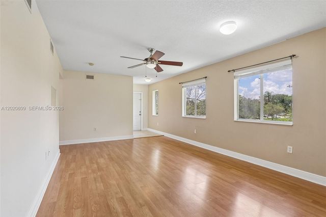 6235 SW 47th Mnr 201, Davie, FL 33314