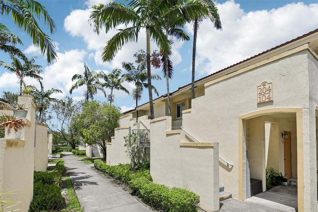 6235 SW 47th Mnr 201, Davie, FL 33314