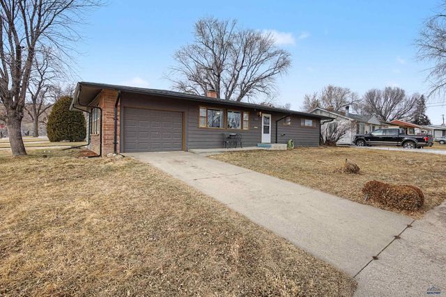1001 JOY AVE, Rapid City, SD 57702