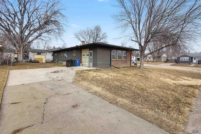 1001 JOY AVE, Rapid City, SD 57702