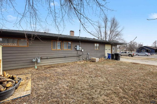 1001 JOY AVE, Rapid City, SD 57702