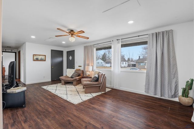 1001 JOY AVE, Rapid City, SD 57702