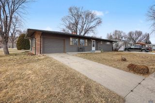 1001 JOY AVE, Rapid City, SD 57702
