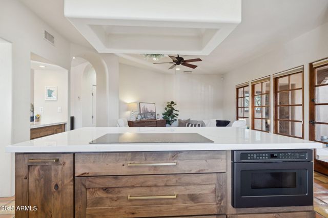 25018 N PASO Trail, Scottsdale, AZ 85255