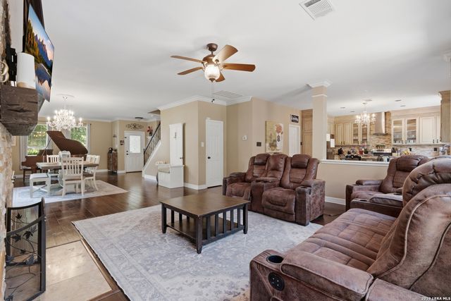 1902 SHOREHAM, San Antonio, TX 78260
