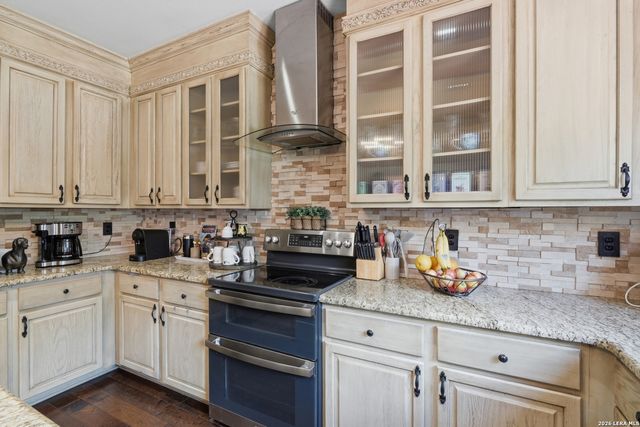 1902 SHOREHAM, San Antonio, TX 78260