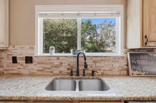 1902 SHOREHAM, San Antonio, TX 78260