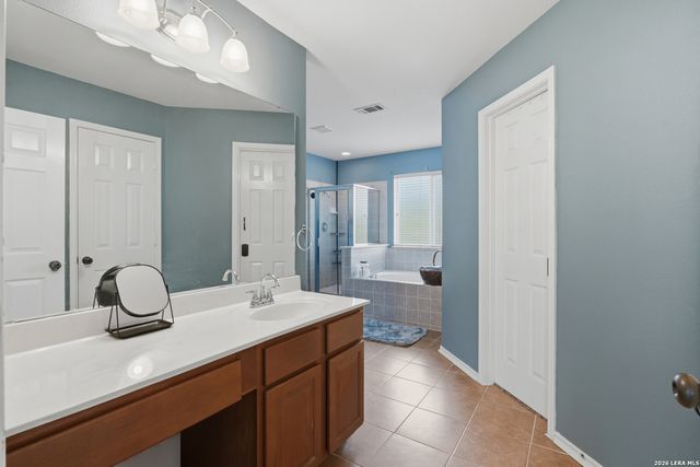 1902 SHOREHAM, San Antonio, TX 78260