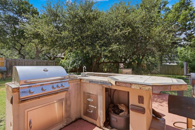 1902 SHOREHAM, San Antonio, TX 78260