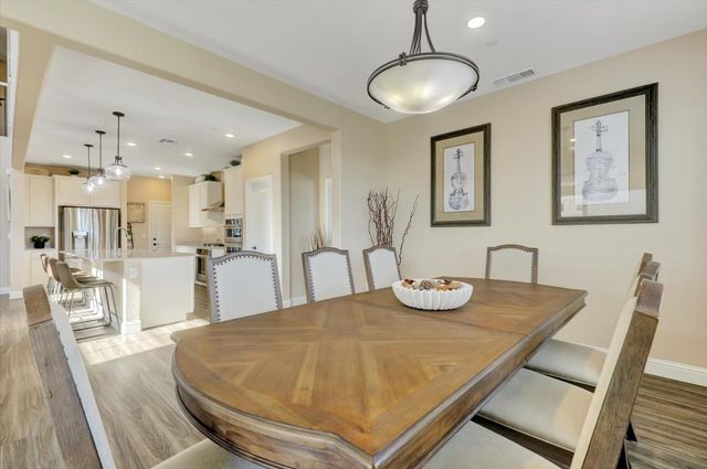 1104 Shadowgate Dr, Roseville, CA 95747