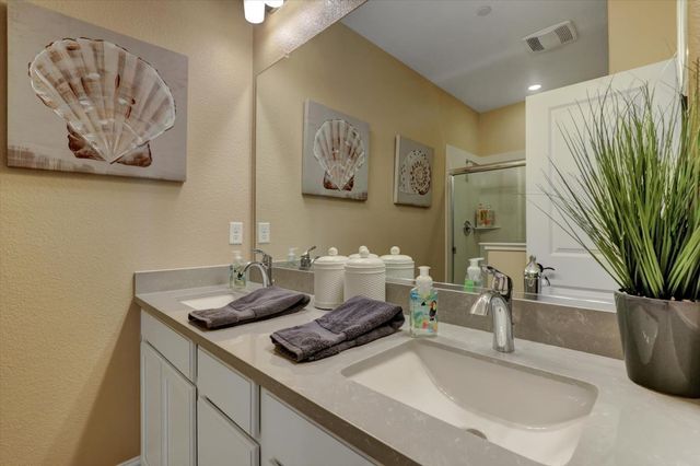 1104 Shadowgate Dr, Roseville, CA 95747