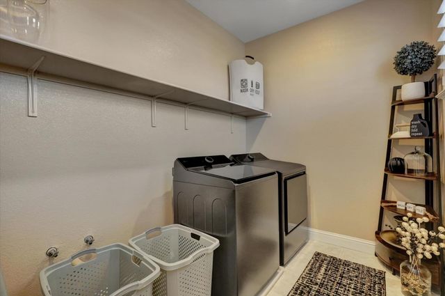 1104 Shadowgate Dr, Roseville, CA 95747