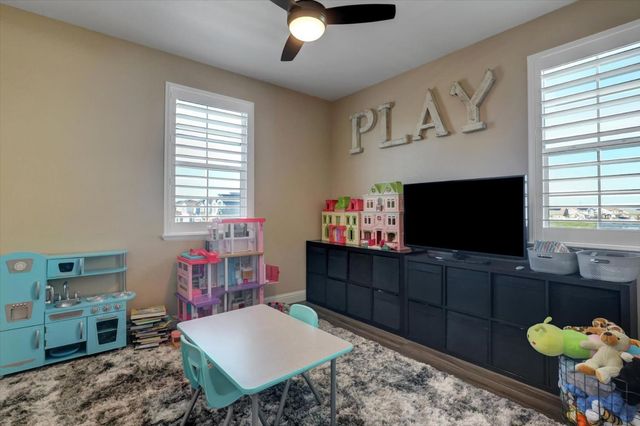 1104 Shadowgate Dr, Roseville, CA 95747