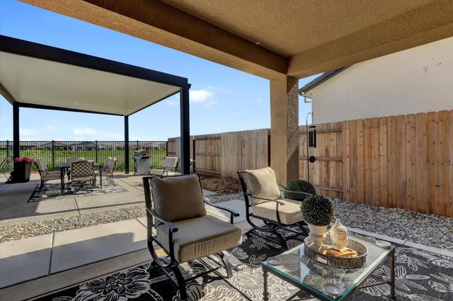 1104 Shadowgate Dr, Roseville, CA 95747