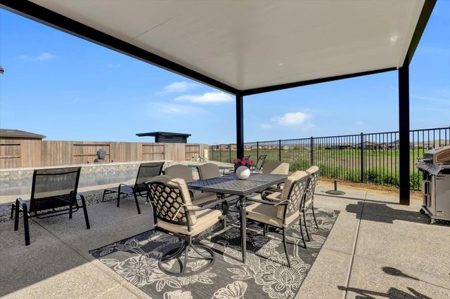 1104 Shadowgate Dr, Roseville, CA 95747