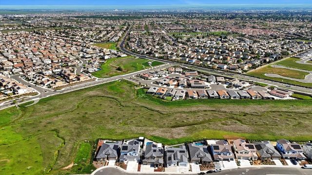 1104 Shadowgate Dr, Roseville, CA 95747