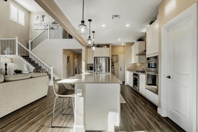 1104 Shadowgate Dr, Roseville, CA 95747