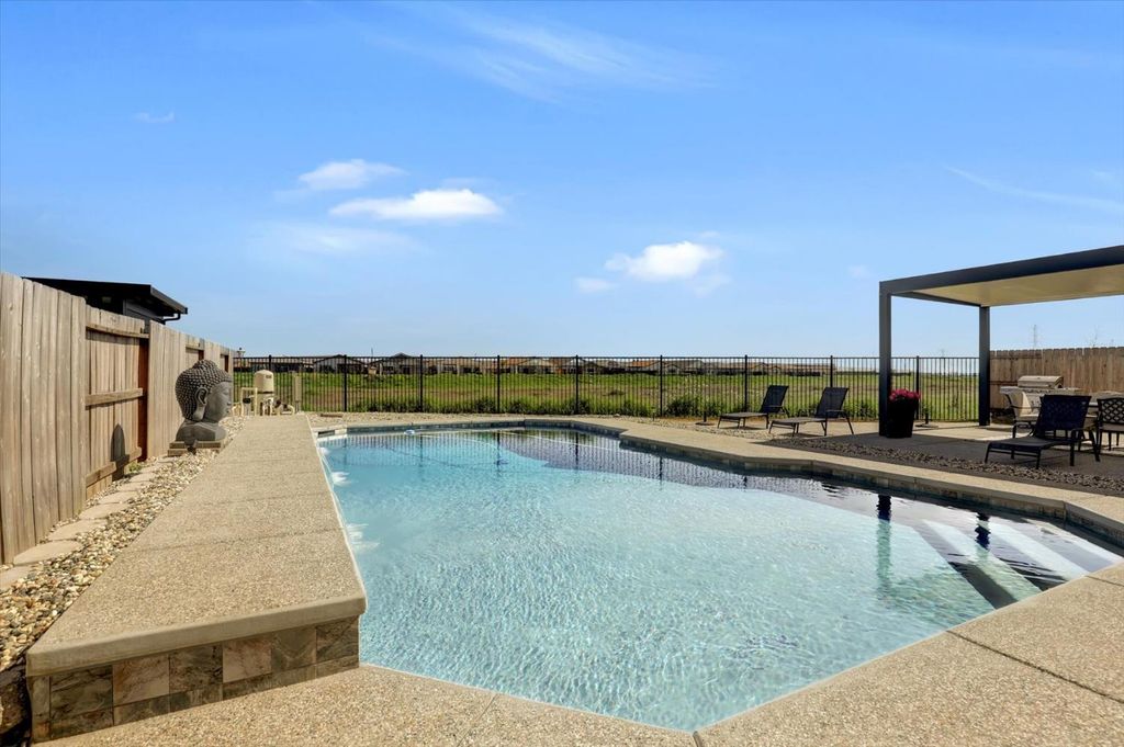 1104 Shadowgate Dr, Roseville, CA 95747