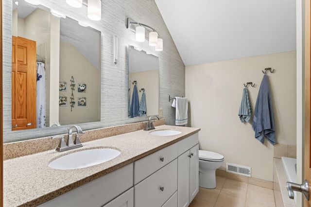 1233 Irvine Drive, Hanover, MN 55341