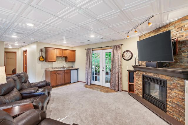 1233 Irvine Drive, Hanover, MN 55341