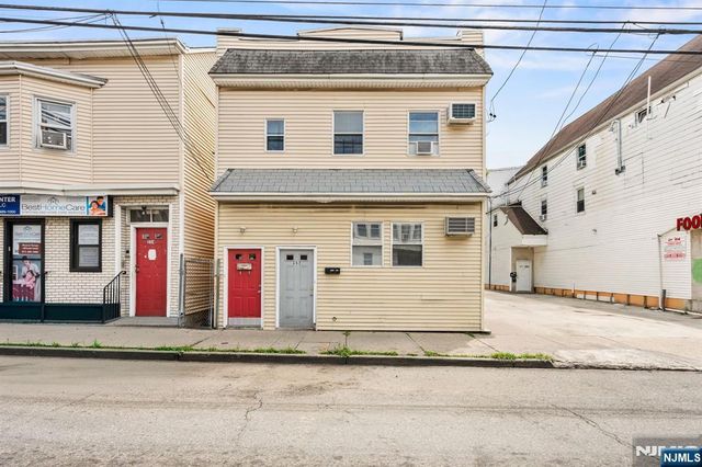 352 Totowa Avenue, Paterson, NJ 07502