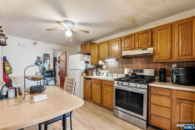 352 Totowa Avenue, Paterson, NJ 07502