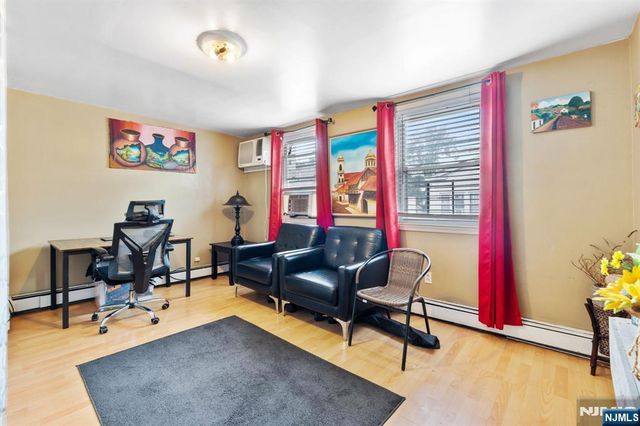 352 Totowa Avenue, Paterson, NJ 07502