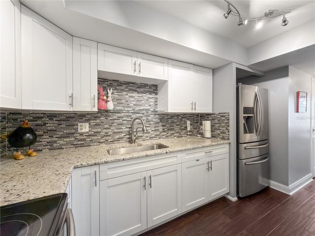 8100 DR MARTIN LUTHER KING JR STREET N 202, St Petersburg, FL 33702