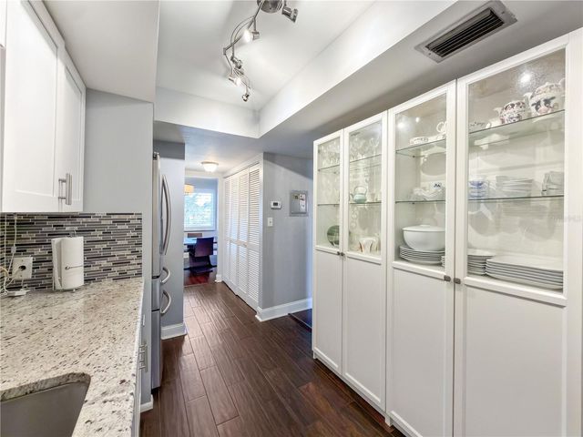 8100 DR MARTIN LUTHER KING JR STREET N 202, St Petersburg, FL 33702